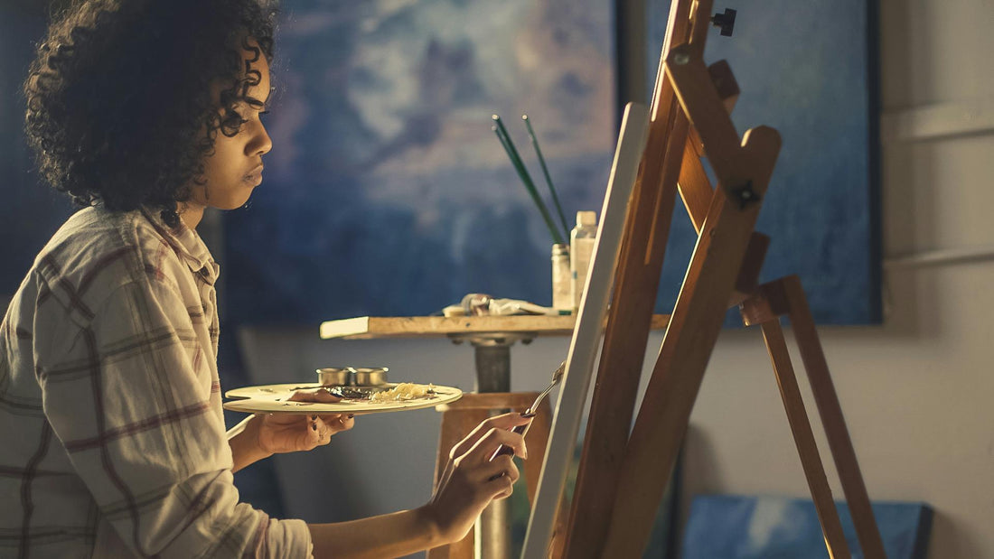 Discover the benefits of oil paints, including their rich colours, blending abilities, and extended drying time. Learn why oil paints are the medium of choice for professional artists.